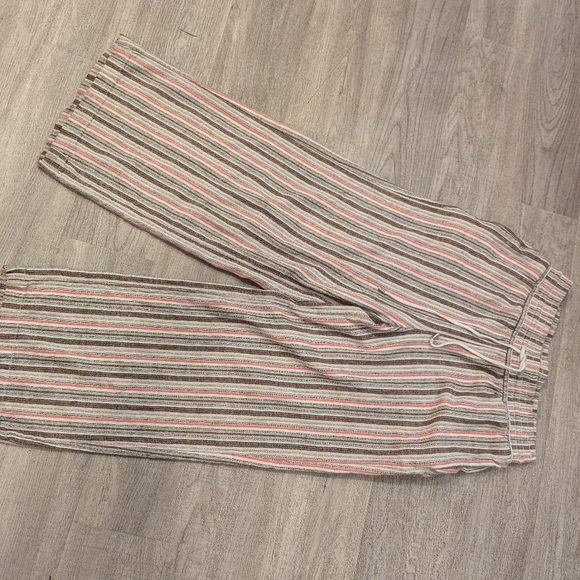 Bundle of M wide leg capris - Picture 11 of 16